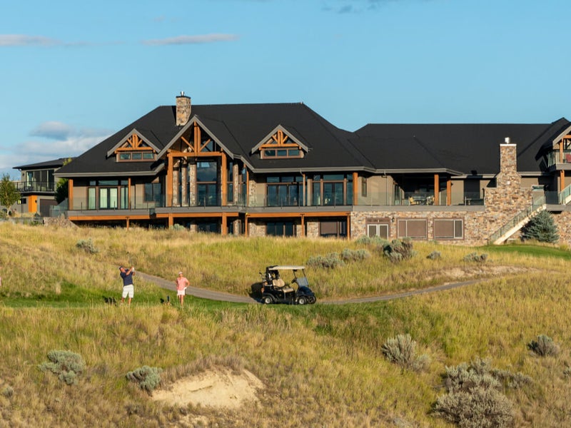 Tobiano Large home